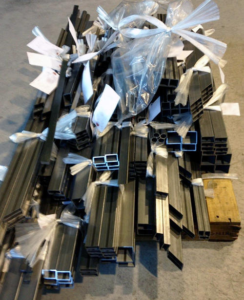 15-機械構造用角パイプ他、多品種・小ロット対応